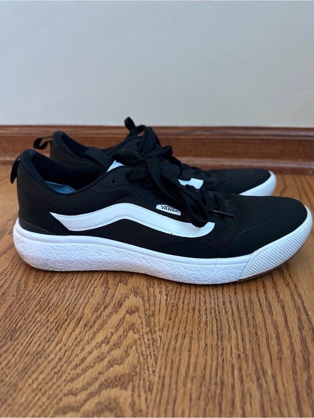 Vans Ultrarange Shoes Mens 7 Womens 8.5 Black